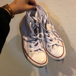 WHITE HIGH TOP CONVERSE